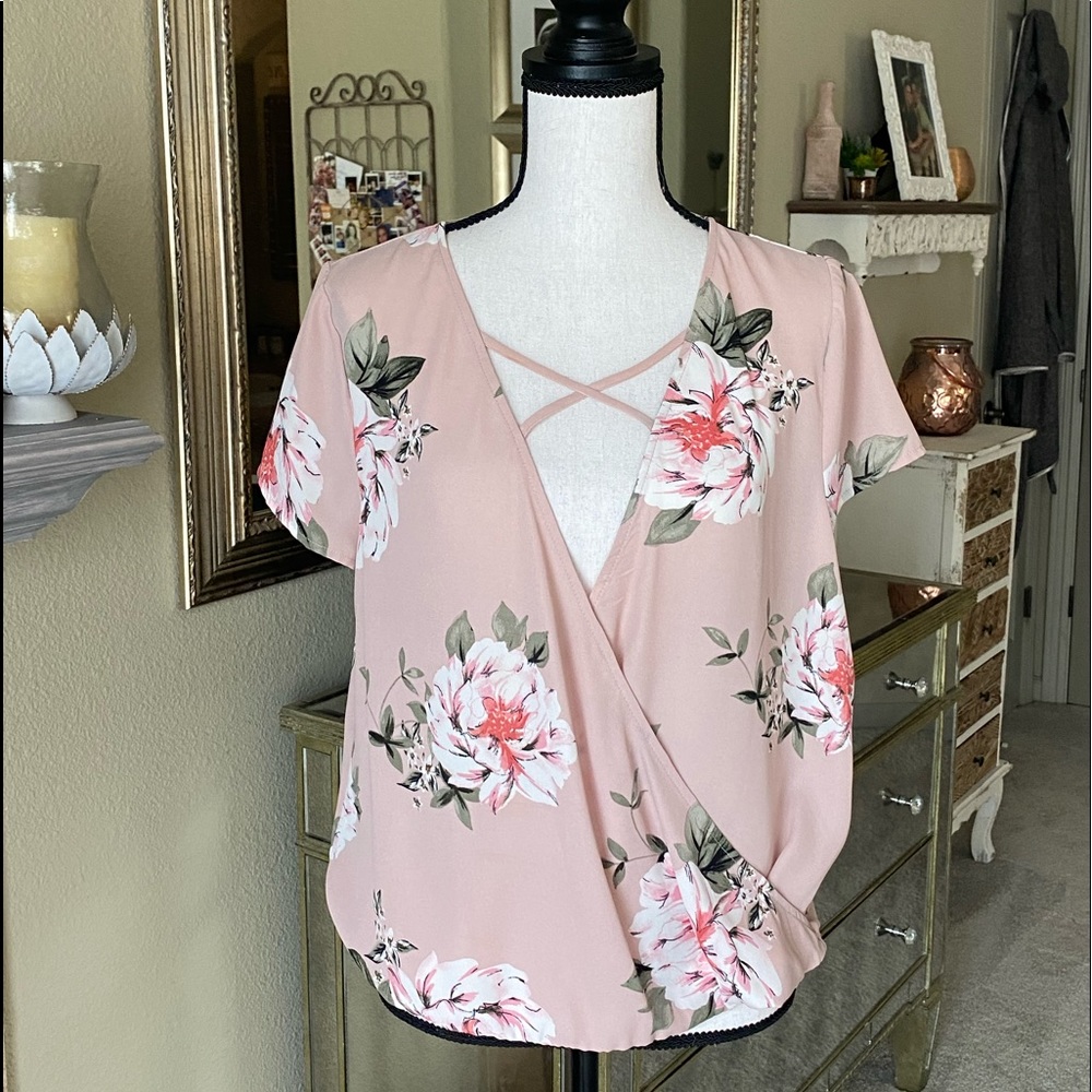 🌻3 for $20🌻 Dusty Rose Floral Blouse